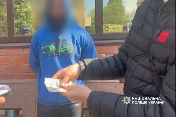 Торговля бронированием: одессит обещал за 3,5 тысячи долларов подкупить работников ТЦК