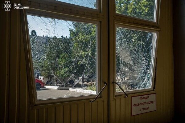Ночной обстрел Одессы: получила повреждения пожарная часть Ночной обстрел Одессы: получила повреждения пожарная часть