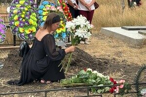 В Одессе похоронили семью, погибшую в результате иранского ракетного удара по Израилю В Одессе похоронили семью, погибшую в результате иранского ракетного удара по Израилю