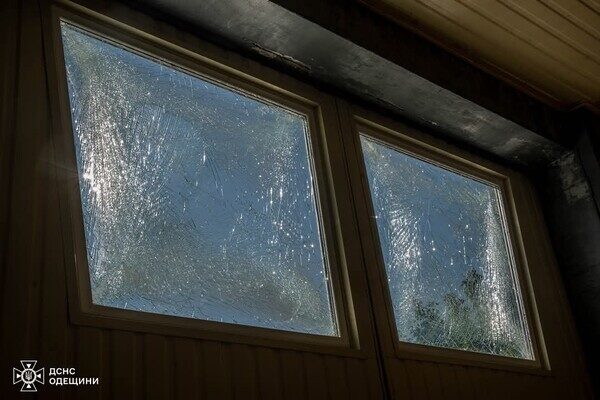 Ночной обстрел Одессы: получила повреждения пожарная часть Ночной обстрел Одессы: получила повреждения пожарная часть