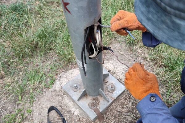 В Одессе вандалы повредили уличное освещение на Трассе здоровья В Одессе вандалы повредили уличное освещение на Трассе здоровья