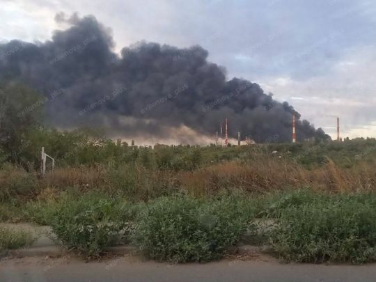 Безпілотники влаштували запальну ніч у&nbsp;Саратові: горить НПЗ (фото, відео)