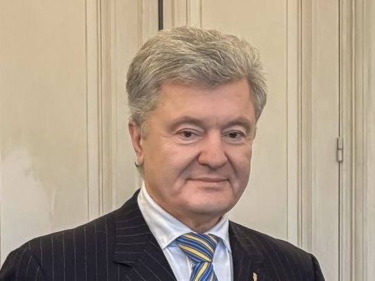 &laquo;Це&nbsp;несмак і&nbsp;цинізм&raquo;: Валентин Гладких дорікає Петру Порошенку за&nbsp;піджак Canali на&nbsp;зустрічі з&nbsp;військовими