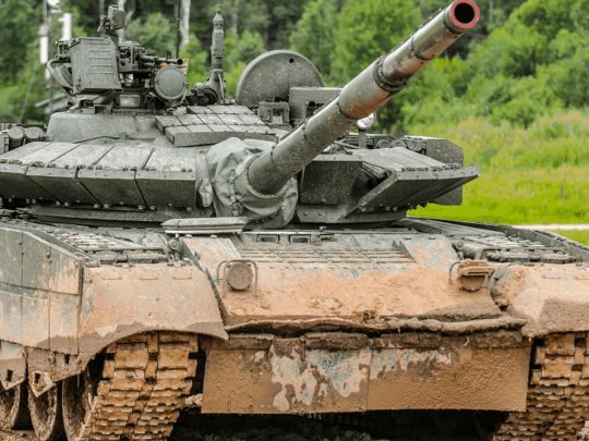 Окупанти вичерпали запас танків або готують їх для зими: експерт зауважив одну дивність