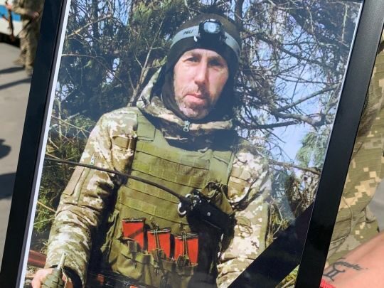 Більше року жевріла надія: у&nbsp;Славуті поховали батька двох дітей, який загинув під Покровськом
