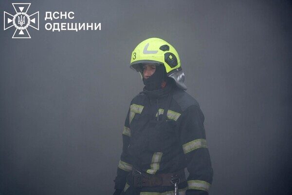 Масштабный пожар в порту Одесской области: загорелась транспортная лента Масштабный пожар в порту Одесской области: загорелась транспортная лента