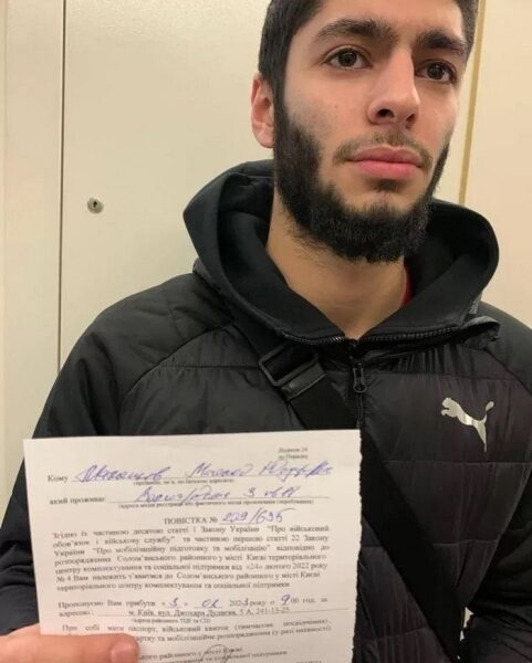 Один з&nbsp;захисників детектива НАБУ Магамедрасулова&nbsp;&mdash; фігурант &laquo;п'яних вечірок&raquo;, де&nbsp;дівчата зазнавали сексуальних знущань,&nbsp;&mdash; ЗМІ