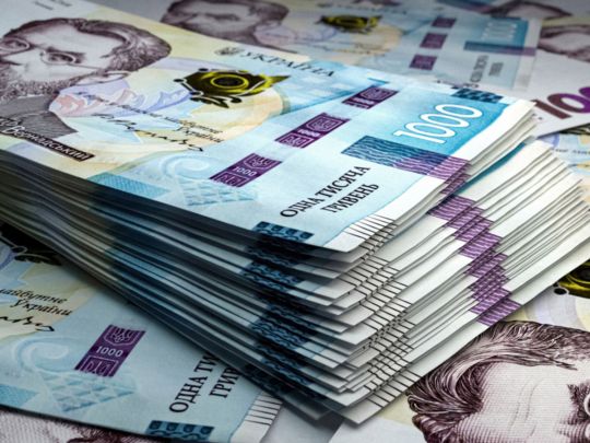Українцям розповіли, куди найвигідніше вкласти гроші в умовах інфляції та коливань валют
