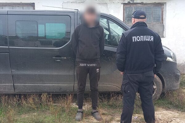 Стрельба на Одесчине: мужчина открыл огонь по автомобилю знакомых Стрельба на Одесчине: мужчина открыл огонь по автомобилю знакомых