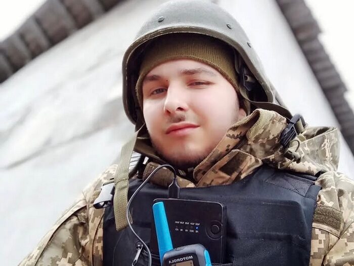 &laquo;Від вибуху я&nbsp;просто &bdquo;влетів&ldquo; у&nbsp;бетонну стіну&raquo;: гей-військовий Микола Милованов про виклики під час повномасштабної війни