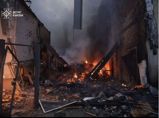 Майже 500 дронів і сорок ракет: Зеленський заявив, що путін не планує завершувати війну (фото)