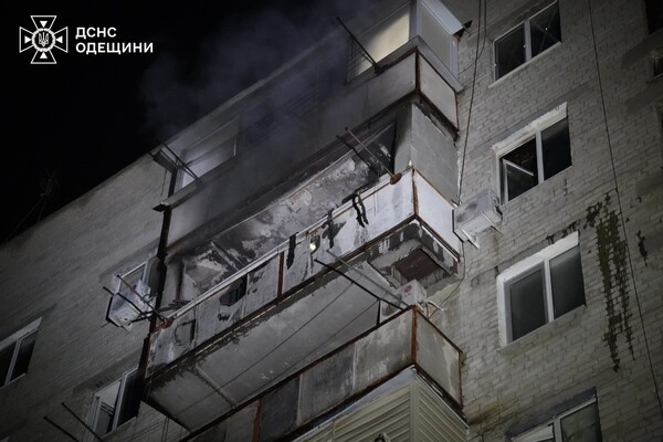 В Одессе горели балкон и квартира: пострадал мужчина В Одессе горели балкон и квартира: пострадал мужчина
