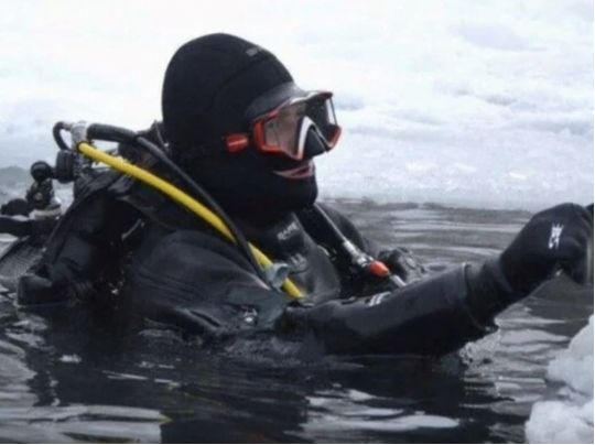 Шість днів у крижаній темряві: як водолази ДСНС рятували тепло та світло для Києва