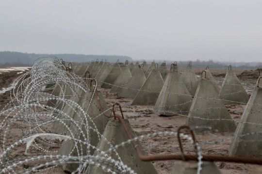 Україна не вірить у переговори Трампа, копає окопи й готується воювати десятиліттями — Le Monde