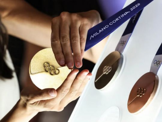 Вдвічі дорожче, ніж у Парижі-2024: скільки коштують золоті олімпійські медалі зимових Ігор-2026 (відео)