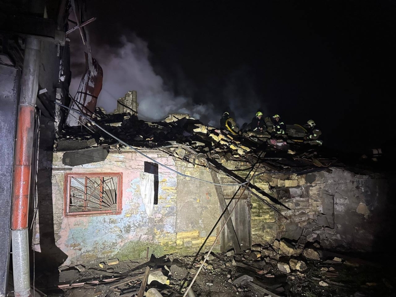 Загибла в Одесі та зруйнована будівля райадміністрації на Чернігівщині: наслідки нічної атаки ворога (фото, відео)
