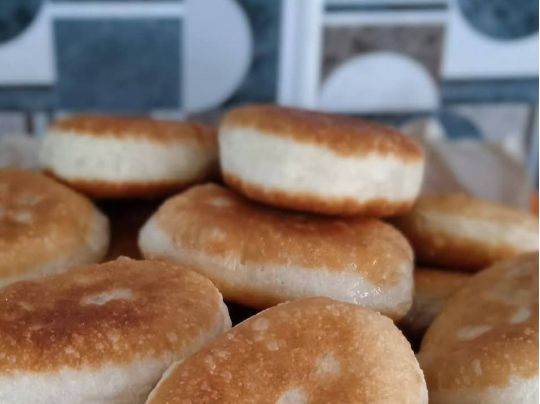 Пиріжки з&nbsp;капустою: за&nbsp;цим рецептом вони виходять дуже смачні та&nbsp;пухкі