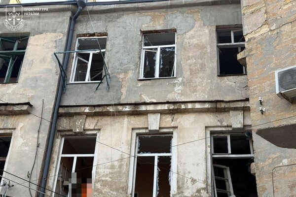 Россияне ударили по жилым домам в Одессе: есть жертвы и более полутора десятка пострадавших (обновлено)