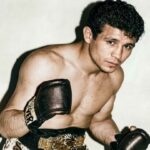 Помер легендарний чемпіон світу з боксу, що аж 14 разів захистив свій титул (фото, відео)