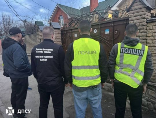 У&nbsp;Сумах жінка організувала бордель у&nbsp;хостелі: намагалася втягнути 16-річну сироту (фото)