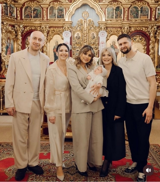 «Вітання!»: популярний комік вразив світлинами з церкви