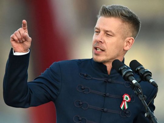 Мадяр знайшов підозрілі документи, які не встиг знищити Орбан