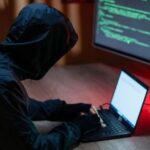Новый рубеж киберпреступности: от цифрового шантажа к физическим угрозам