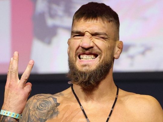 Українець Амосов на UFC 328 «задушив» суперника на 100 тисяч доларів (відео)