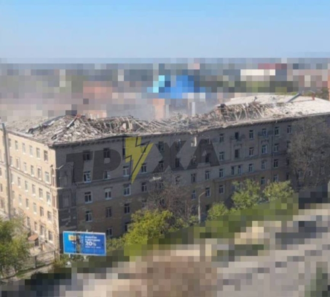 У Дніпрі ракета росіян влучила в гуртожитку, а у Кривому Розі дрон влетів у багатоповерхівку (фото, відео)