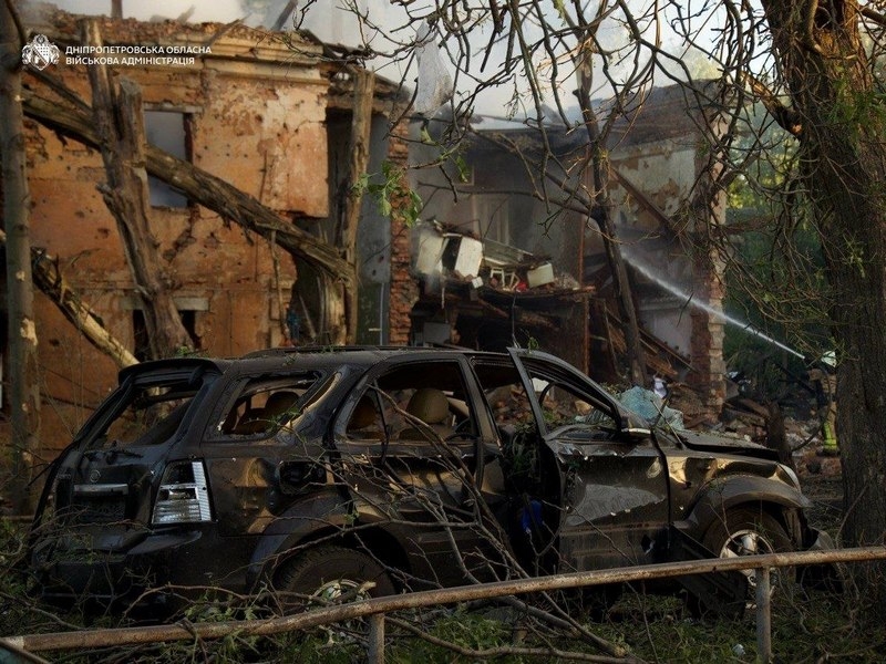 Харків, Дніпро та Запоріжжя приходять до тями після комбінованої атаки росіян (фото, відео)