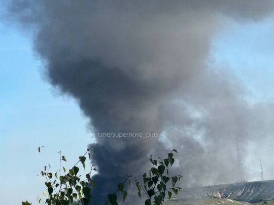 Ільський НПЗ знову горить у Краснодарському краї після атаки безпілотників (відео)