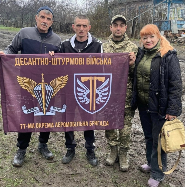 Вижити в норі легше з матрацом, подушкою і бутербродом з салом: як волонтерка з Лубен досі закриває базові потреби фронту